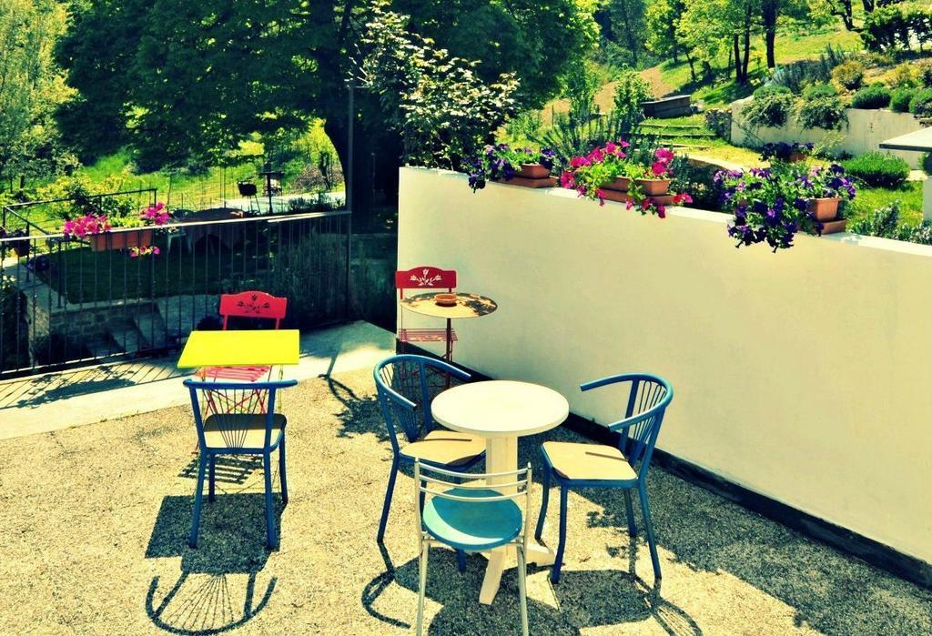 Gasthaus Cascina Il Convivio Diano dʼAlba Exterior foto